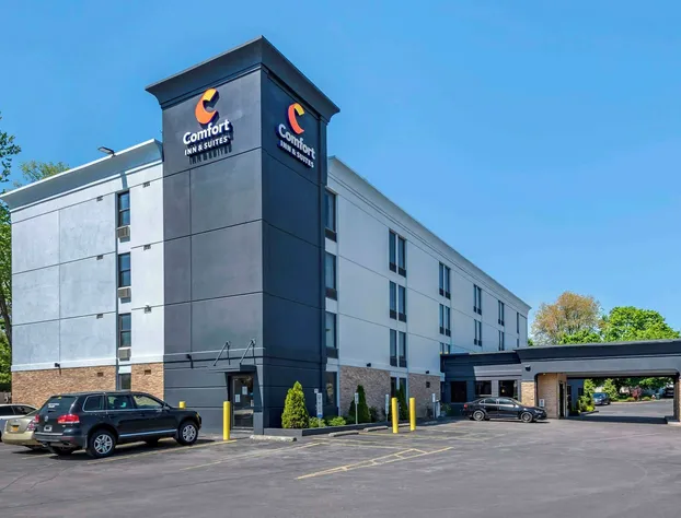 Comfort Inn & Suites Liverpool - Syracuse North hotel detail image 1