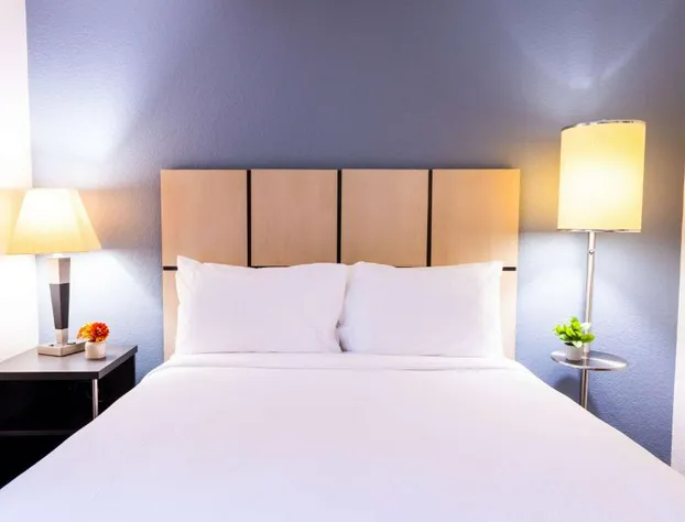 Sonesta Simply Suites Chicago O'Hare Airport hotel detail image 2