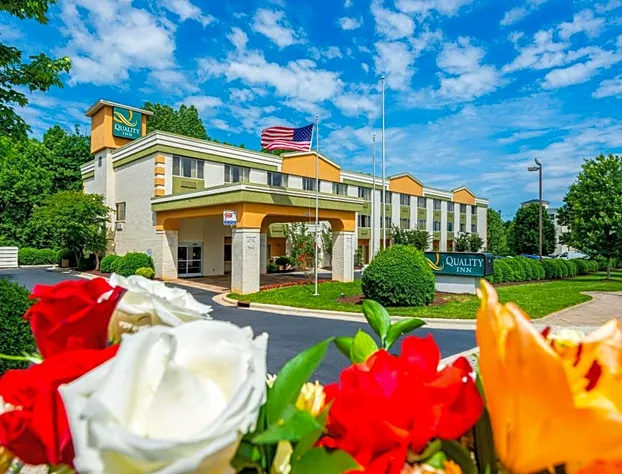 Quality Inn Huntersville near Lake Norman hotel detail image 1