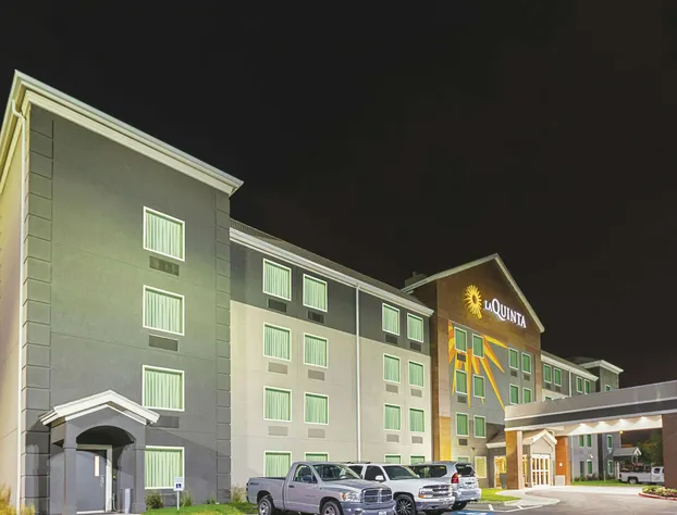 La Quinta Inn & Suites by Wyndham Austin Round Rock hotel detail image 1