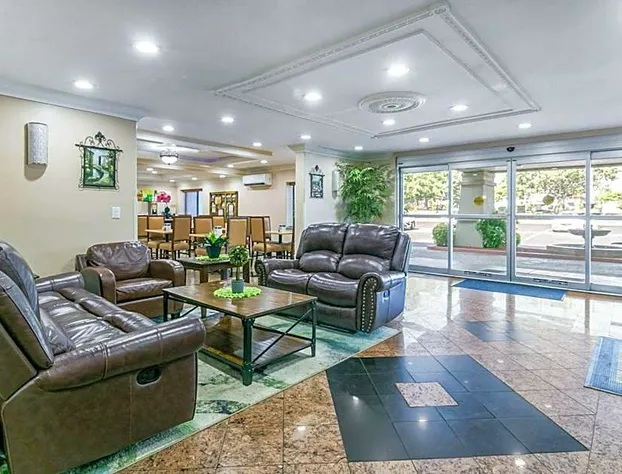 Quality Inn & Suites hotel detail image 1