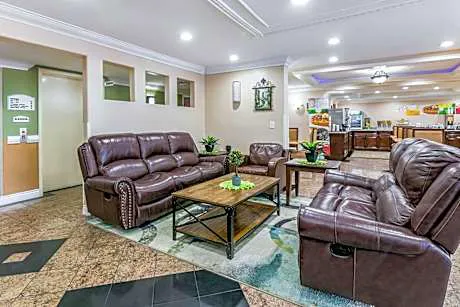 Quality Inn & Suites hotel detail image 1