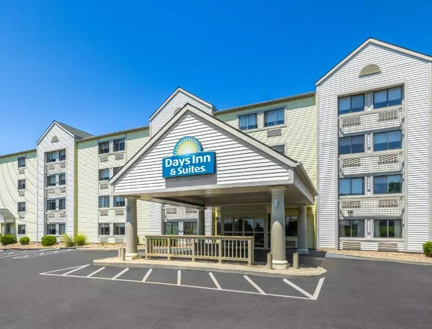 Days Inn & Suites by Wyndham Kansas City South hotel detail image 2