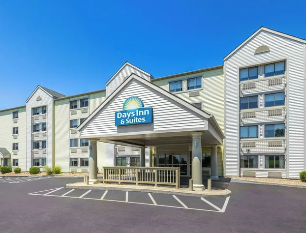 Days Inn & Suites by Wyndham Kansas City South hotel detail image 3