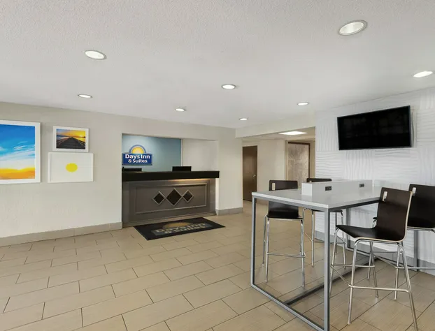 Days Inn & Suites by Wyndham Kansas City South hotel detail image 4