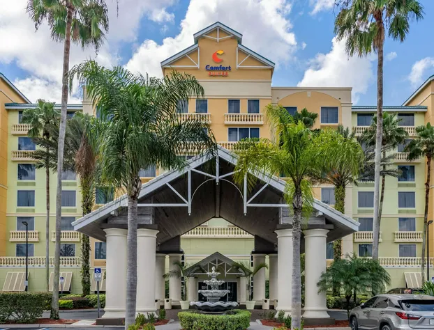 Comfort Suites Maingate East hotel detail image 3