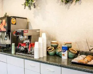 Days Inn by Wyndham Moosic hotel detail image 4