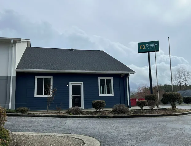 Clarion Pointe-Dillard near Blue Ridge Mountains hotel detail image 4