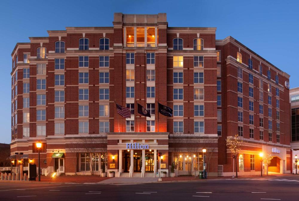 Hilton Alexandria Old Town hotel hero