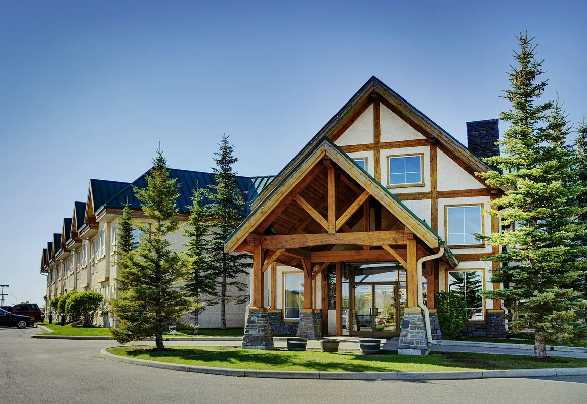 Lakeview Inns & Suites - Okotoks hotel hero