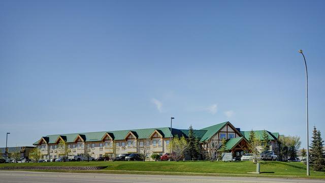 Lakeview Inns & Suites - Okotoks hotel detail image 2