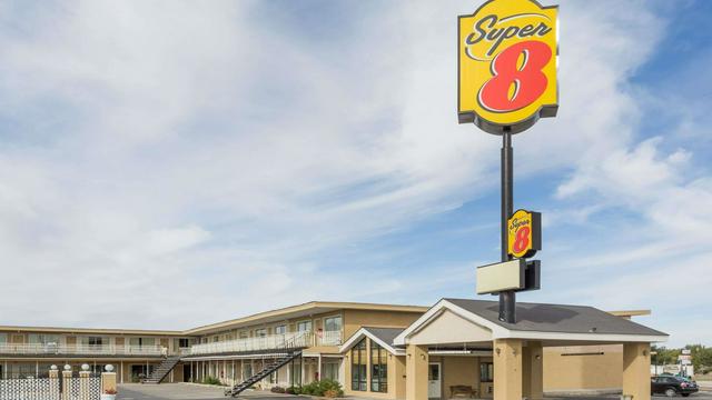 Super 8 by Wyndham Wells hotel detail image 1