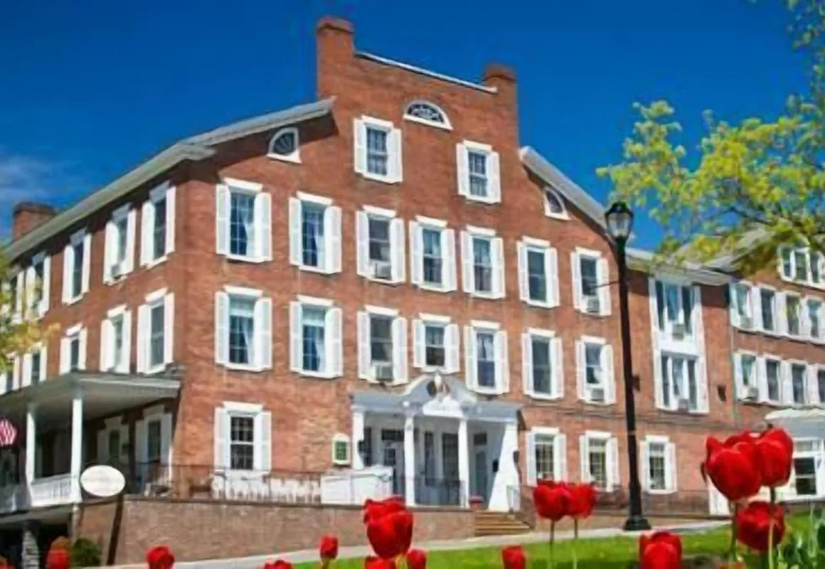 Middlebury Inn hotel hero