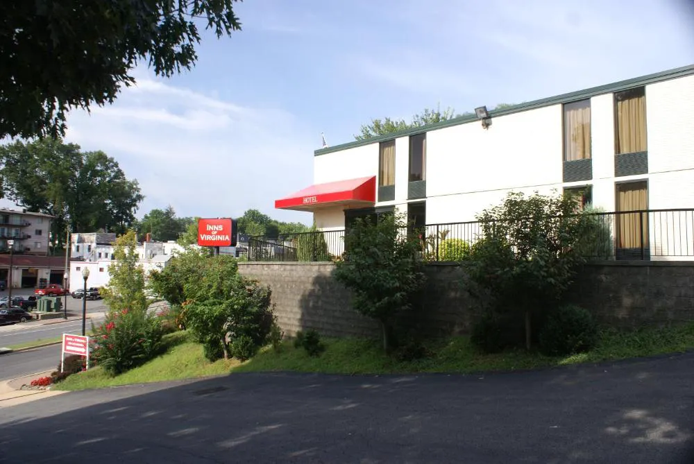 Inns Of Virginia - Arlington hotel hero