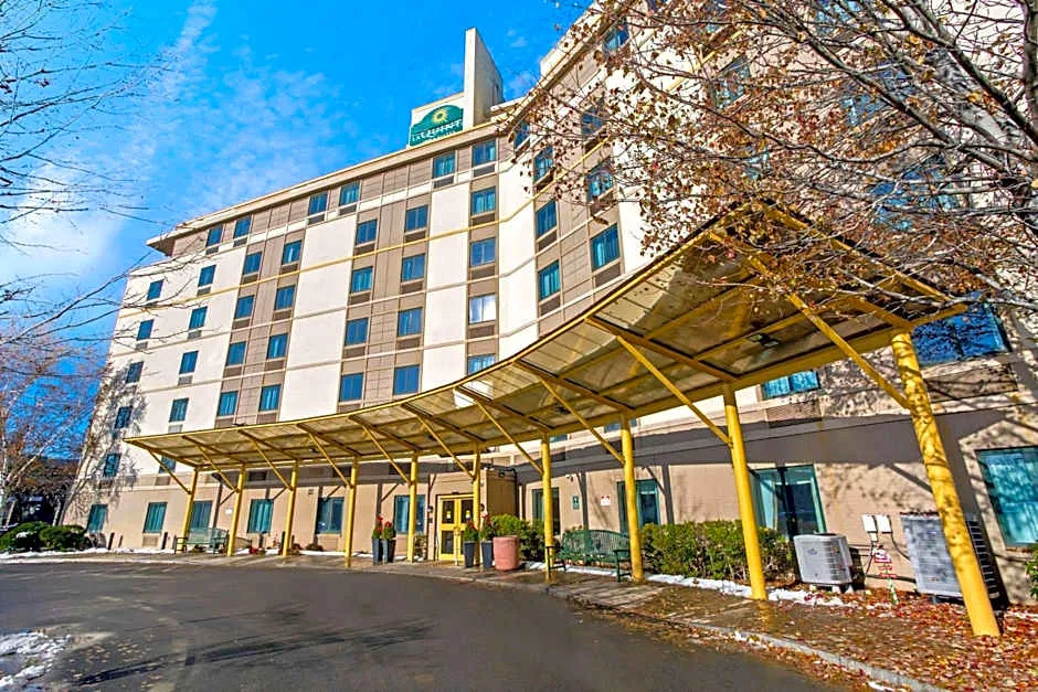 La Quinta Inn & Suites by Wyndham Boston Somerville hotel hero