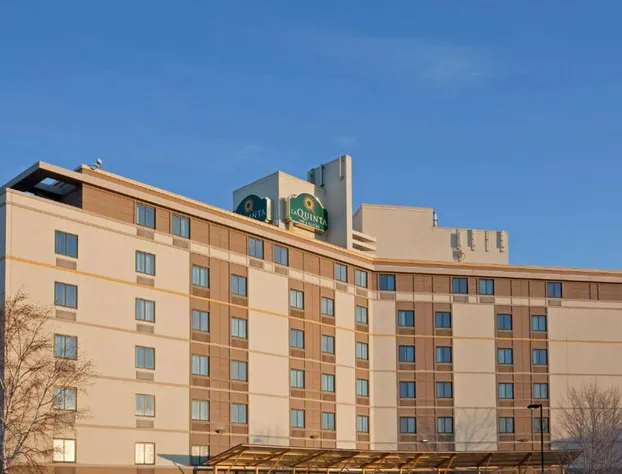 La Quinta Inn & Suites by Wyndham Boston Somerville hotel detail image 2