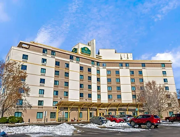 La Quinta Inn & Suites by Wyndham Boston Somerville hotel detail image 4