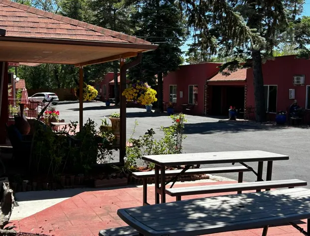 Rainbow Lodge and Inn hotel detail image 1