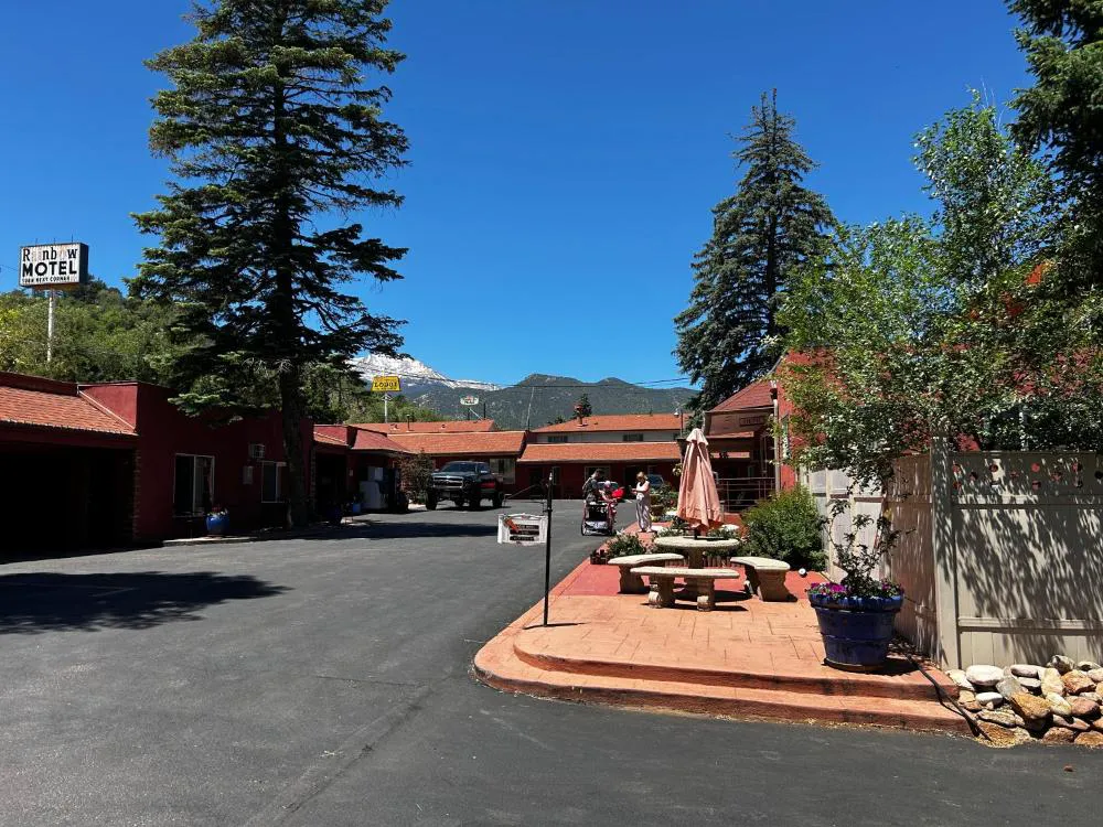 Rainbow Lodge and Inn hotel hero