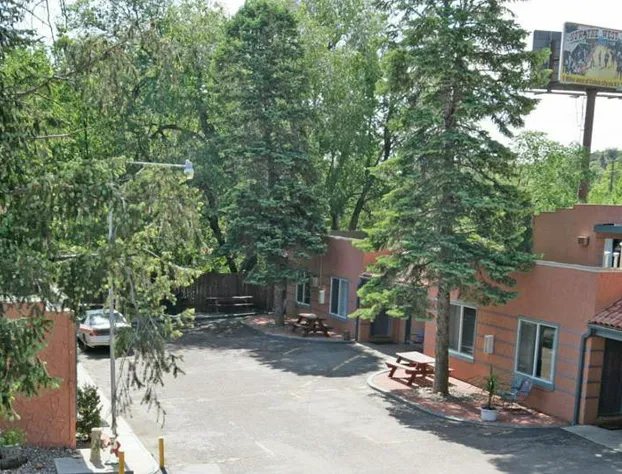 Rainbow Lodge and Inn hotel detail image 1