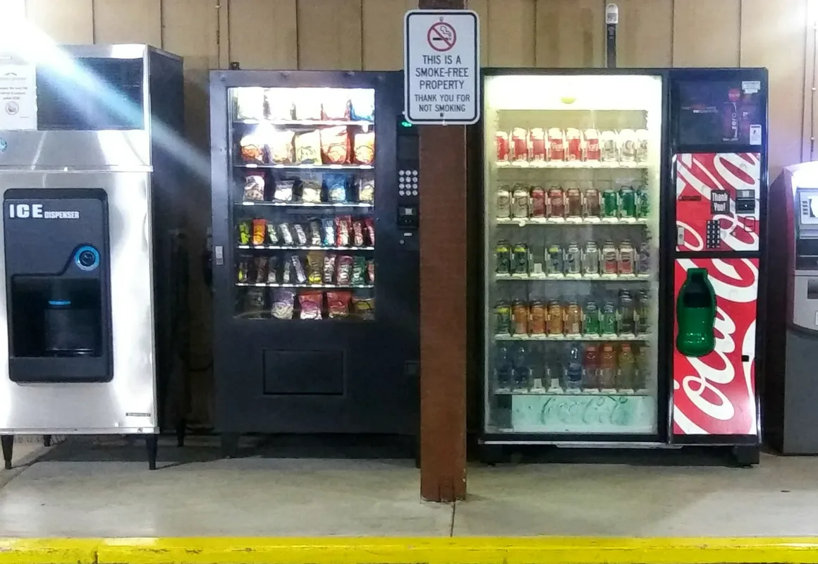 Howard Johnson by Wyndham San Diego State Univ hotel hero