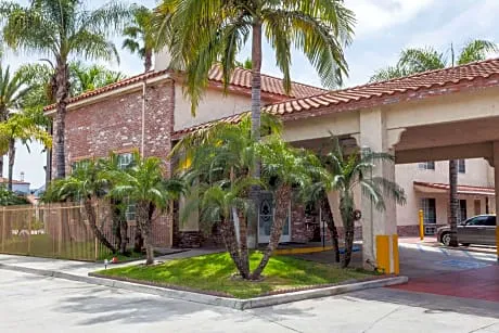 Days Inn & Suites by Wyndham South Gate hotel detail image 2