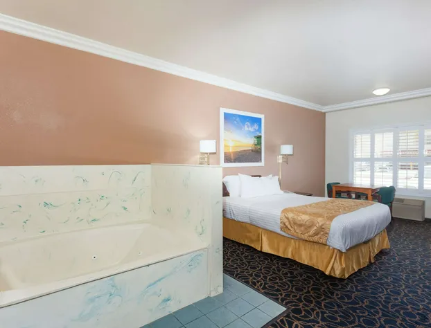 Days Inn & Suites by Wyndham South Gate hotel detail image 3