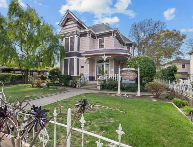 Hennessey Estate hotel detail image 1