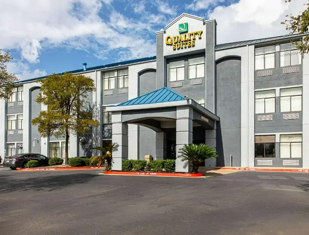 Quality Suites South hotel detail image 1