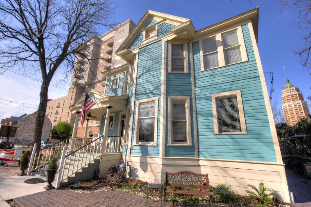 Inn on the Riverwalk hotel hero