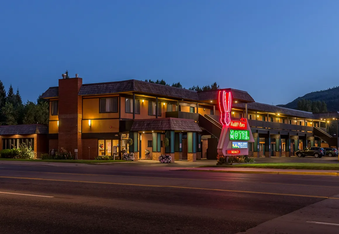 Rabbit Ears Motel hotel hero
