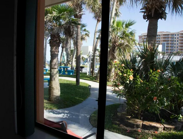 Dream Inn hotel detail image 2