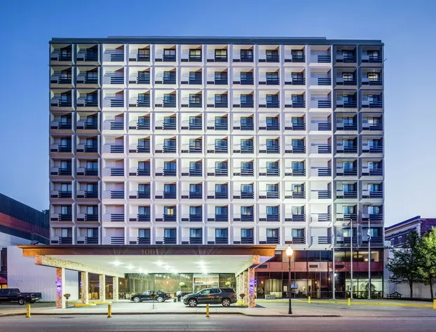 DoubleTree by Hilton Huntington hotel detail image 1