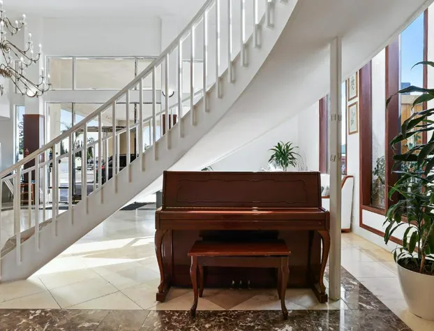 Brookhurst Plaza Inn hotel detail image 4