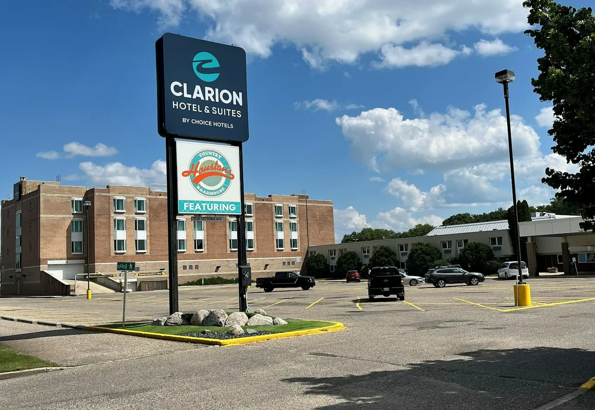 Clarion Hotel & Suites hotel hero