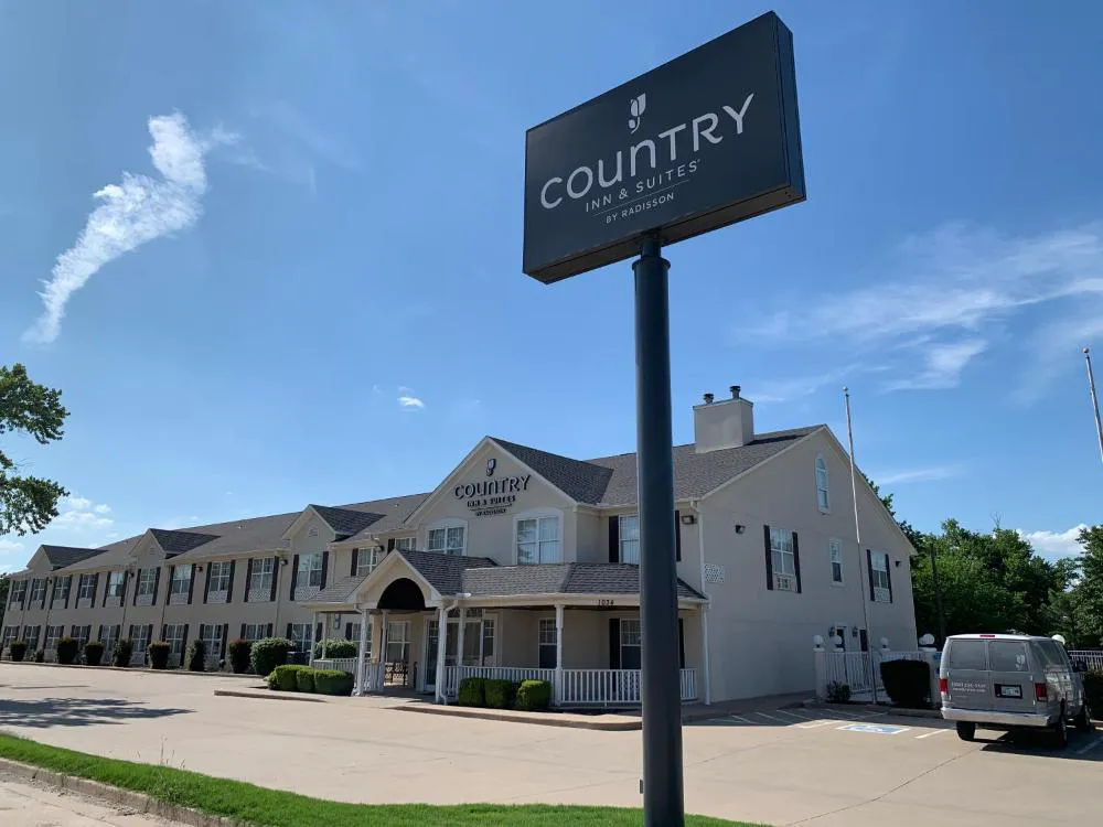 Country Inn & Suites by Radisson, Tulsa, OK hotel hero