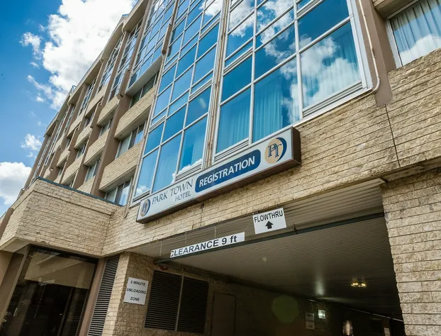 West Wing at Park Town hotel detail image 1