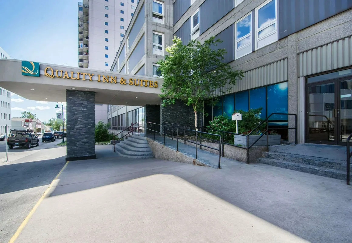 Quality Inn & Suites Yellowknife hotel hero