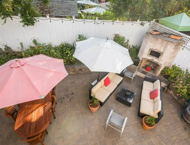 Inn St Helena hotel detail image 4