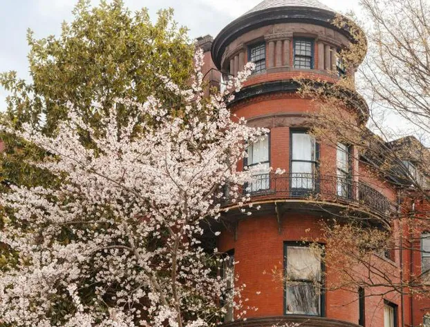 Dupont Circle Embassy Inn by FOUND hotel detail image 2