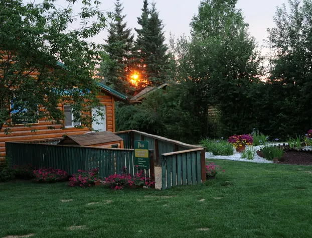 Pike's Waterfront Lodge hotel detail image 4