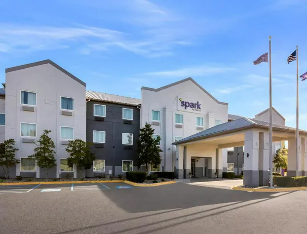 Spark by Hilton La Grange hotel detail image 1