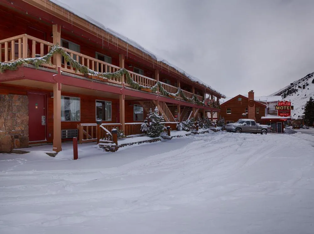 Antler Inn hotel hero