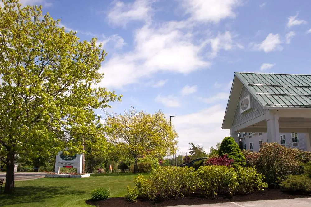 Acadia Inn hotel hero