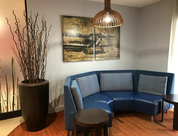 Courtyard by Marriott Toronto Airport hotel detail image 3