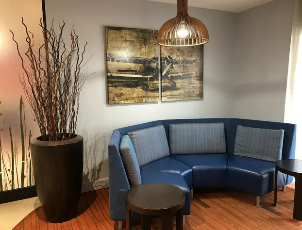 Courtyard by Marriott Toronto Airport hotel detail image 3