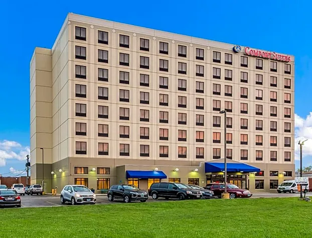 Comfort Suites Chicago O'Hare Airport hotel detail image 1