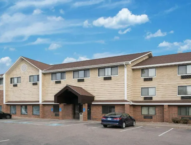 Baymont by Wyndham Bloomington MSP Airport hotel detail image 2