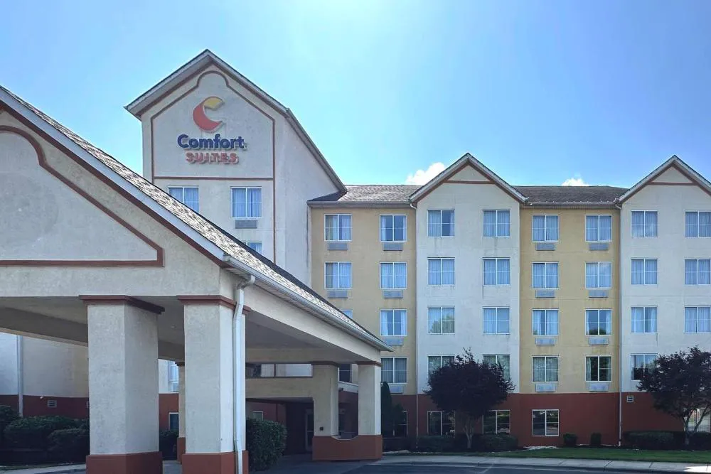 Charlotte Suites hotel hero