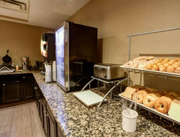 Charlotte Suites hotel detail image 1